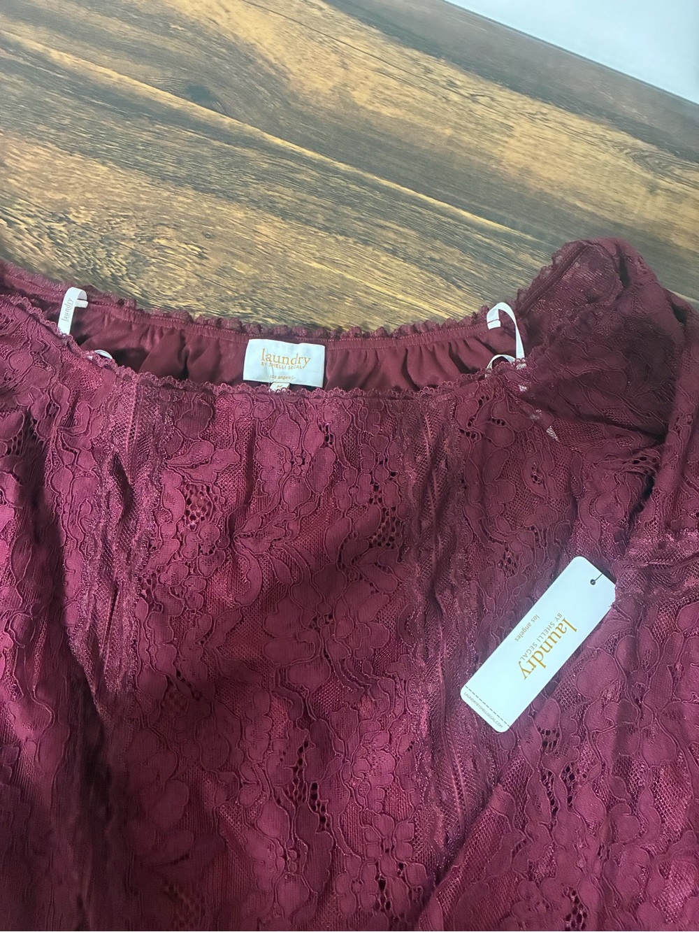 Laundry By Shelli Segal Burgundy Off the Shoulders Blouse - Picture 4 of 8